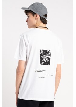 Biały t-shirt z autorską grafiką z tyłu, rozmiar - 140, kolor - biały ze sklepu REPORTER w kategorii T-shirty chłopięce - zdjęcie 185522847