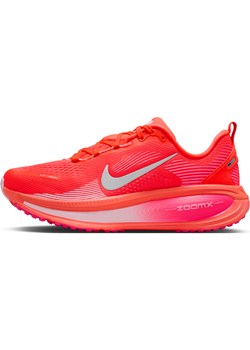 Damskie buty do biegania po asfalcie Nike Vomero 18 - Czerwony ze sklepu Nike poland w kategorii Buty sportowe damskie - zdjęcie 185525119