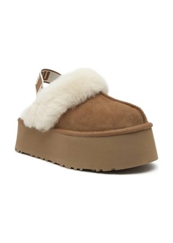 UGG Skórzane obuwie domowe W FUNKETTE ze sklepu Gomez Fashion Store w kategorii Kapcie damskie - zdjęcie 185526318