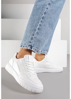 Białe Sneakersy z Geometrycznym Wzorem i Perforacją Idellie ze sklepu born2be.pl w kategorii Buty sportowe damskie - zdjęcie 185536359