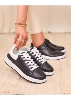 Royalfashion Czarno-białe damskie buty sportowe Classic Vibes ze sklepu royalfashion.pl w kategorii Buty sportowe damskie - zdjęcie 185536585