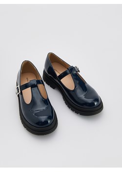 Reserved - Lakierowane loafersy - granatowy ze sklepu Reserved w kategorii Balerinki dziecięce - zdjęcie 185540179