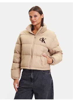 Calvin Klein Jeans Kurtka puchowa Graphic Logo LV047D503G Beżowy Regular Fit ze sklepu MODIVO w kategorii Kurtki damskie - zdjęcie 185550758