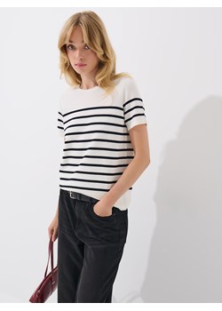 Mohito - Wzorzysty sweter z wiskozą - kremowy ze sklepu Mohito w kategorii Bluzki damskie - zdjęcie 185577507