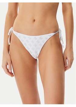 Guess Dół od bikini E5GO11 MC040 Biały - id: 0000304845031 - marki Guess - 185579339 Guess Dół od bikini E5GO11 MC040 Biały ze sklepu MODIVO w kategorii Stroje kąpielowe - zdjęcie 185579339