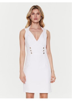 Guess Sukienka codzienna Amanda W3GK52 WB4H2 Biały Slim Fit ze sklepu MODIVO w kategorii Sukienki - zdjęcie 185583488