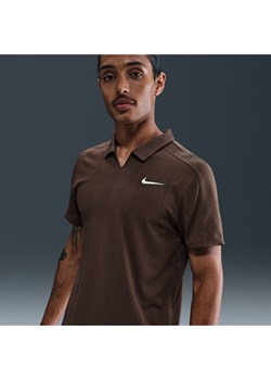 Męska koszulka polo do tenisa Dri-FIT ADV NikeCourt Slam - Brązowy ze sklepu Nike poland w kategorii T-shirty męskie - zdjęcie 185602216