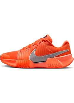 Męskie buty do tenisa na korty ziemne Nike GP Challenge Pro - Pomarańczowy ze sklepu Nike poland w kategorii Buty sportowe męskie - zdjęcie 185602245