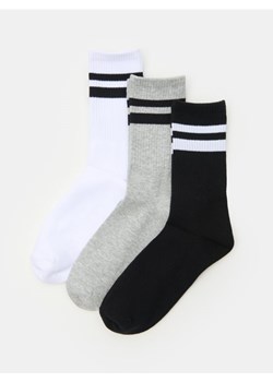 Sinsay - Prążkowane skarpetki 3 pack - wielobarwny ze sklepu Sinsay w kategorii Skarpetki męskie - zdjęcie 185615835