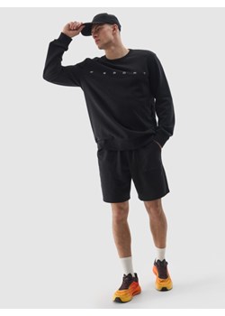 Męskie spodenki dresowe 4F 4FWSS24TSHOM330 - czarne ze sklepu Sportstylestory.com w kategorii Spodenki męskie - zdjęcie 185617505