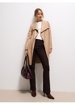 Mohito - Płaszcz z imitacji zamszu - brązowy ze sklepu Mohito w kategorii Płaszcze damskie - zdjęcie 185622098