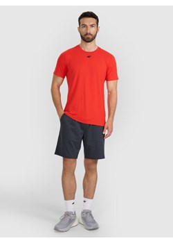 Męska koszulka treningowa 4F 4FWAW25TFTSM1522 - czerwona ze sklepu Sportstylestory.com w kategorii T-shirty męskie - zdjęcie 185637398