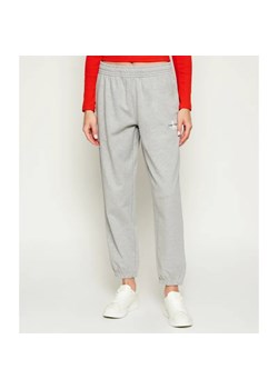 Calvin Klein Jeans Spodnie dresowe | Regular Fit ze sklepu Gomez Fashion Store w kategorii Spodnie damskie - zdjęcie 185638188