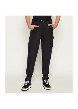 Calvin Klein Jeans Spodnie dresowe | Relaxed fit ze sklepu Gomez Fashion Store w kategorii Spodnie chłopięce - zdjęcie 185638205