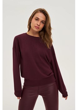 Bluza z dżetami burgundowa ze sklepu Moodo.pl w kategorii Bluzy damskie - zdjęcie 185643865