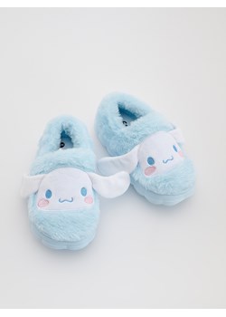 Reserved - Kapcie Cinnamoroll - jasnoniebieski ze sklepu Reserved w kategorii Kapcie dziecięce - zdjęcie 185646058