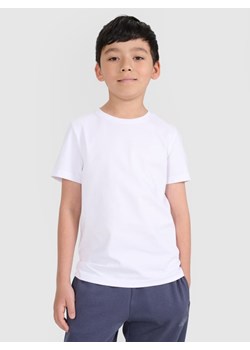 Chłopięcy t-shirt bez nadruku 4F 4FJRMM00TTSHM3254 - biały ze sklepu Sportstylestory.com w kategorii T-shirty chłopięce - zdjęcie 185650057