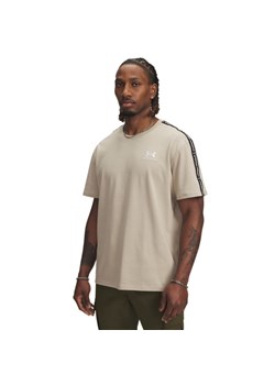 Męski t-shirt Under Armour UA Icon HWT Tee Taping - beżowy ze sklepu Sportstylestory.com w kategorii T-shirty męskie - zdjęcie 185650156