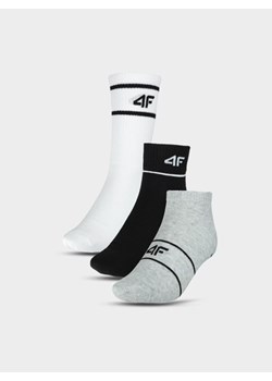 Skarpetki casual uniseks (3-pack) 4F 4FWMM00USOCU377 - multikolor ze sklepu Sportstylestory.com w kategorii Skarpetki męskie - zdjęcie 185650187