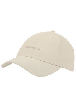 Czapka dla każdego New Balance LAH51010LIN - beżowa ze sklepu streetstyle24.pl w kategorii Czapki z daszkiem męskie - zdjęcie 185654747