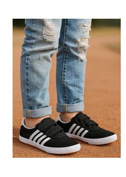 Czarne trampki halówki na rzepy /D8-1 18083 T186/ ze sklepu Pantofelek24.pl w kategorii Trampki dziecięce - zdjęcie 185671398