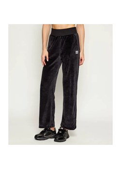 Hugo Bodywear Spodnie dresowe VELVET | Regular Fit ze sklepu Gomez Fashion Store w kategorii Spodnie damskie - zdjęcie 185674858