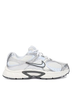 Nike Sneakersy V5 RNR HQ7901 Szary ze sklepu MODIVO w kategorii Buty sportowe damskie - zdjęcie 185687135