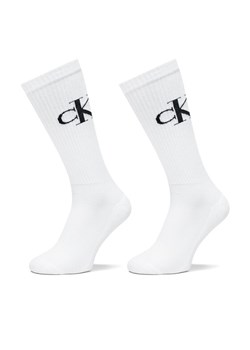Calvin Klein Jeans Zestaw 2 par wysokich skarpet męskich 701228802 Biały ze sklepu MODIVO w kategorii Skarpetki męskie - zdjęcie 185695149