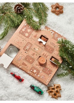 Sinsay - Kalendarz adwentowy ze świeczkami Gingerbread - beżowy ze sklepu Sinsay w kategorii Dom - zdjęcie 185702386