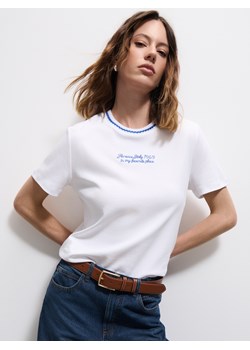 Mohito - Bawełniany T-shirt - biały ze sklepu Mohito w kategorii Bluzki damskie - zdjęcie 185705308