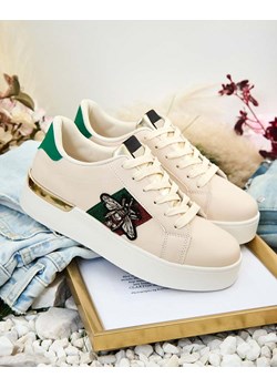 Royalfashion Sportowe sneakersy damskie z naszywkąSegenn ze sklepu royalfashion.pl w kategorii Buty sportowe damskie - zdjęcie 185707376
