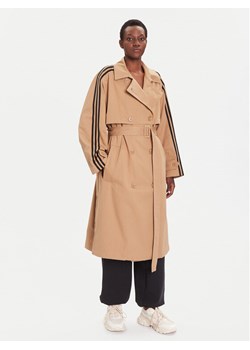 adidas Trencz adicolor JW2663 Beżowy Loose Fit ze sklepu MODIVO w kategorii Płaszcze damskie - zdjęcie 185720027