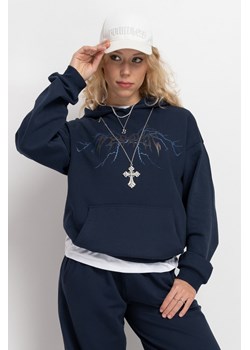 Granatowa bluza z kapturem z kontrastową grafiką z przodu, kolor - granatowy, rozmiar - 140 ze sklepu REPORTER w kategorii Bluzy dziewczęce - zdjęcie 185735416