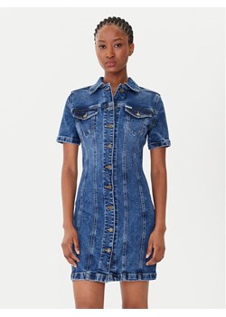 Guess Jeans Sukienka jeansowa W5YK55 D5R11 Niebieski Slim Fit ze sklepu MODIVO w kategorii Sukienki - zdjęcie 185737578