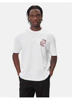 Guess T-Shirt M5BI16 I3Z14 Biały Relaxed Fit ze sklepu MODIVO w kategorii T-shirty męskie - zdjęcie 185737697