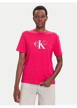 Calvin Klein Jeans T-Shirt Hero Classic LV047B865G Różowy Regular Fit ze sklepu MODIVO w kategorii Bluzki damskie - zdjęcie 185737739
