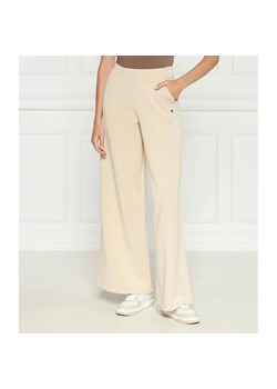GUESS ACTIVE Spodnie OLYMPE | Relaxed fit ze sklepu Gomez Fashion Store w kategorii Spodnie damskie - zdjęcie 185740986