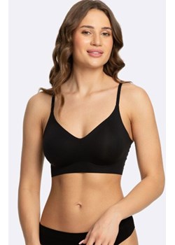 Bezszwowy top czarny Simple Bra, Kolor czarny, Rozmiar L, Julimex ze sklepu Intymna w kategorii Biustonosze - zdjęcie 185745986