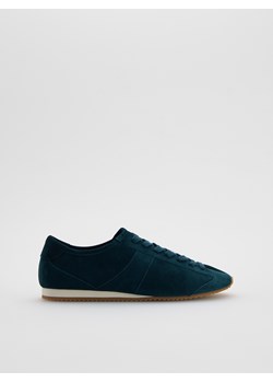 Reserved - Zamszowe sneakersy - niebieski ze sklepu Reserved w kategorii Buty sportowe damskie - zdjęcie 185747478