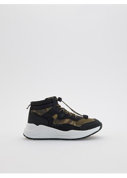 Reserved - Buty sportowe moro - wielobarwny ze sklepu Reserved w kategorii Buty zimowe dziecięce - zdjęcie 185750297