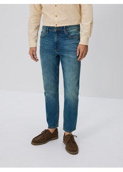 Reserved - Jeansy carrot slim z efektem sprania - indigo jeans ze sklepu Reserved w kategorii Jeansy męskie - zdjęcie 185752408