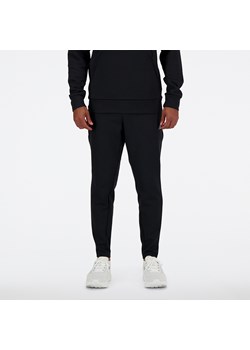 Spodnie męskie New Balance MP41143BK – czarne ze sklepu New Balance Poland w kategorii Spodnie męskie - zdjęcie 185752779