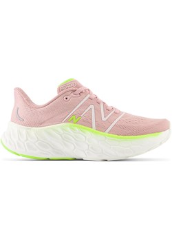Buty damskie New Balance Fresh Foam More v4 WMORCI4 – różowe ze sklepu New Balance Poland w kategorii Buty sportowe damskie - zdjęcie 185752815