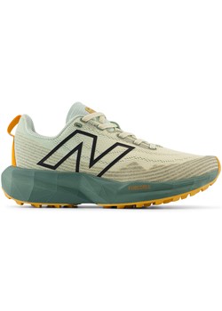 Buty damskie New Balance FuelCell Venym WTVNYMD1 – beżowe ze sklepu New Balance Poland w kategorii Buty sportowe damskie - zdjęcie 185752978