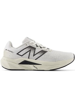 Buty męskie New Balance FuelCell Propel v5 MFCPRCW5 – białe ze sklepu New Balance Poland w kategorii Buty sportowe męskie - zdjęcie 185753357