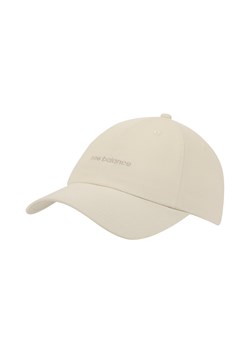 Czapka damska New Balance LAH51010LIN – beżowa ze sklepu New Balance Poland w kategorii Czapki z daszkiem damskie - zdjęcie 185753396