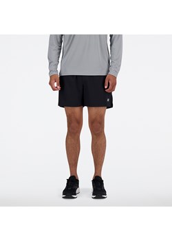 Spodenki męskie New Balance MS41290BK – czarne ze sklepu New Balance Poland w kategorii Spodenki męskie - zdjęcie 185753946