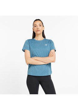 Koszulka damska New Balance WT41253TUM – niebieska ze sklepu New Balance Poland w kategorii Bluzki damskie - zdjęcie 185754139