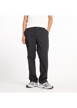 Spodnie męskie New Balance MP43560BK – czarne ze sklepu New Balance Poland w kategorii Spodnie męskie - zdjęcie 185754209