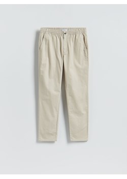 Reserved - Spodnie jogger slim - złamana biel ze sklepu Reserved w kategorii Spodnie męskie - zdjęcie 185756625